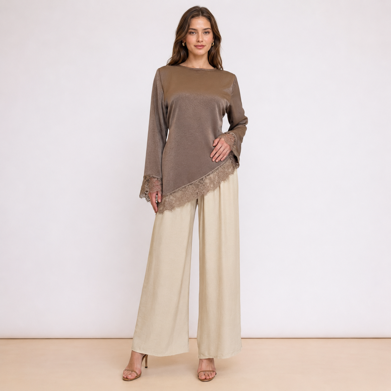 [MIXMUSE.NOHO] Maglia Satinata Con Dettaglio Pizzo