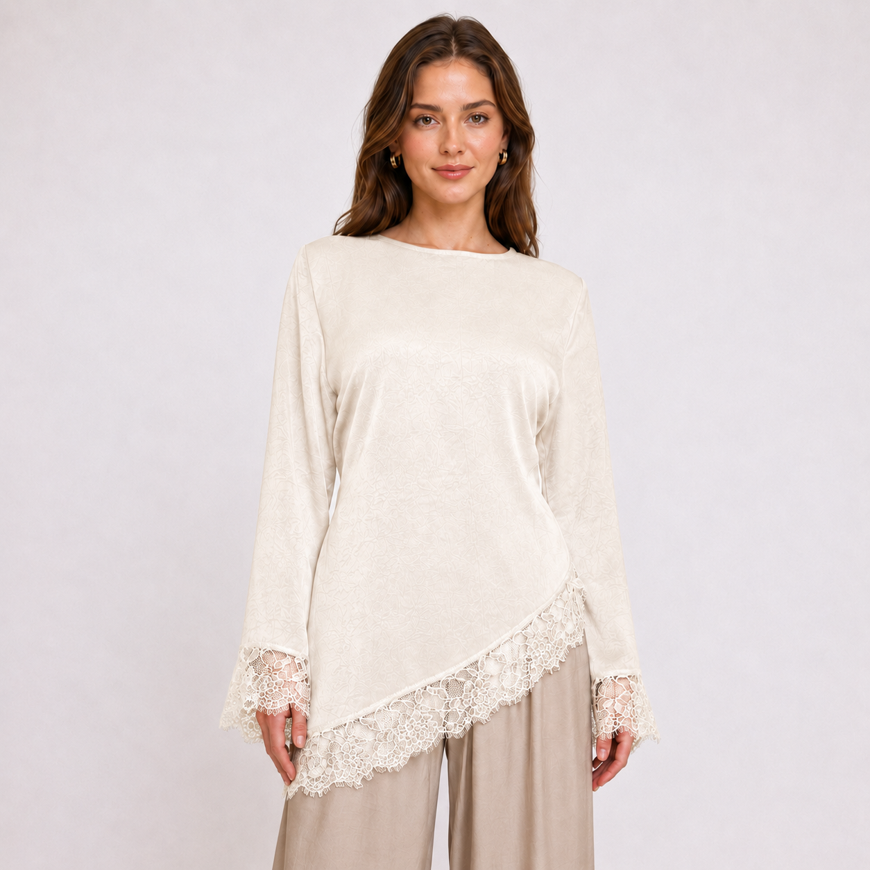 [MIXMUSE.NOHO] Maglia Satinata Con Dettaglio Pizzo