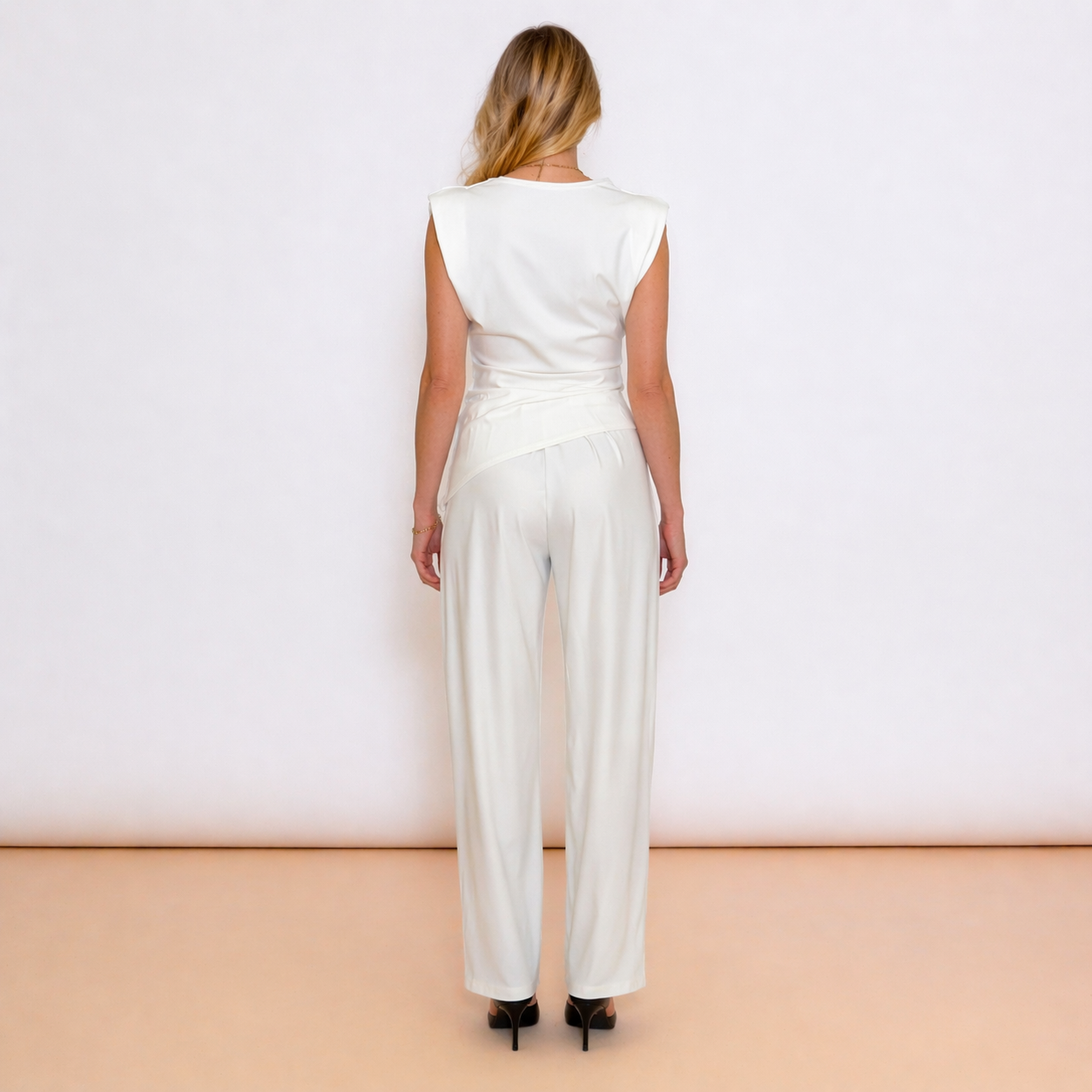 [MIXMUSE.NOHO] Completo Due Pezzi Con Top Asimmettrico Drappeggiato E Pantalone Morbido