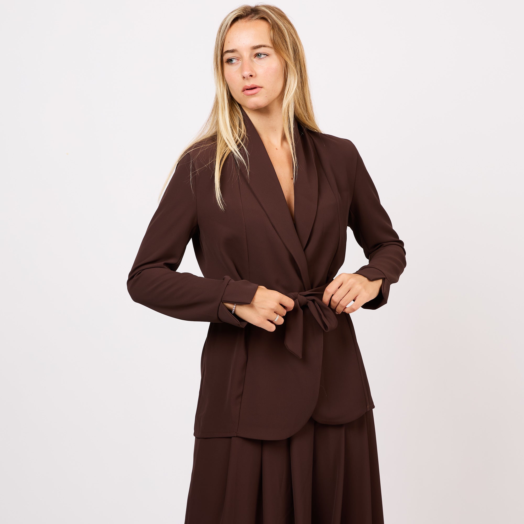 [MIXMUSE.COUTURE]Completo in tessuto fluido con blazer e pantaloni a palazzo