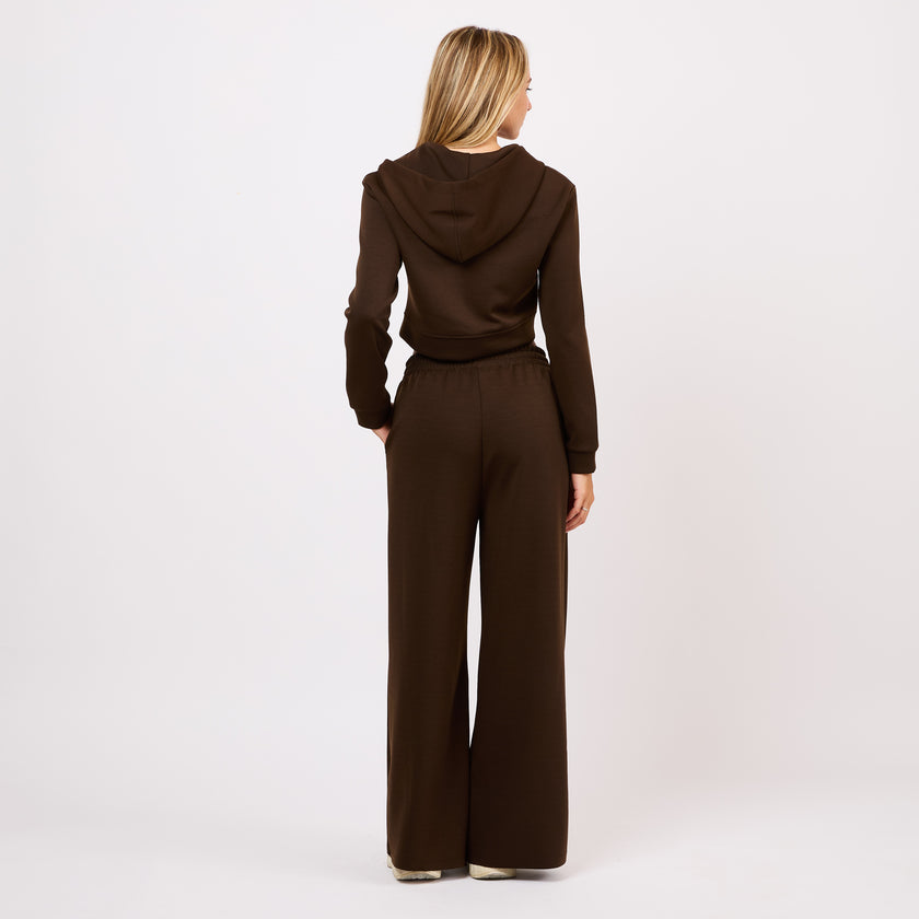 [MIXMUSE.NOHO] Completo con Felpa Cropped e Pantaloni Ampi