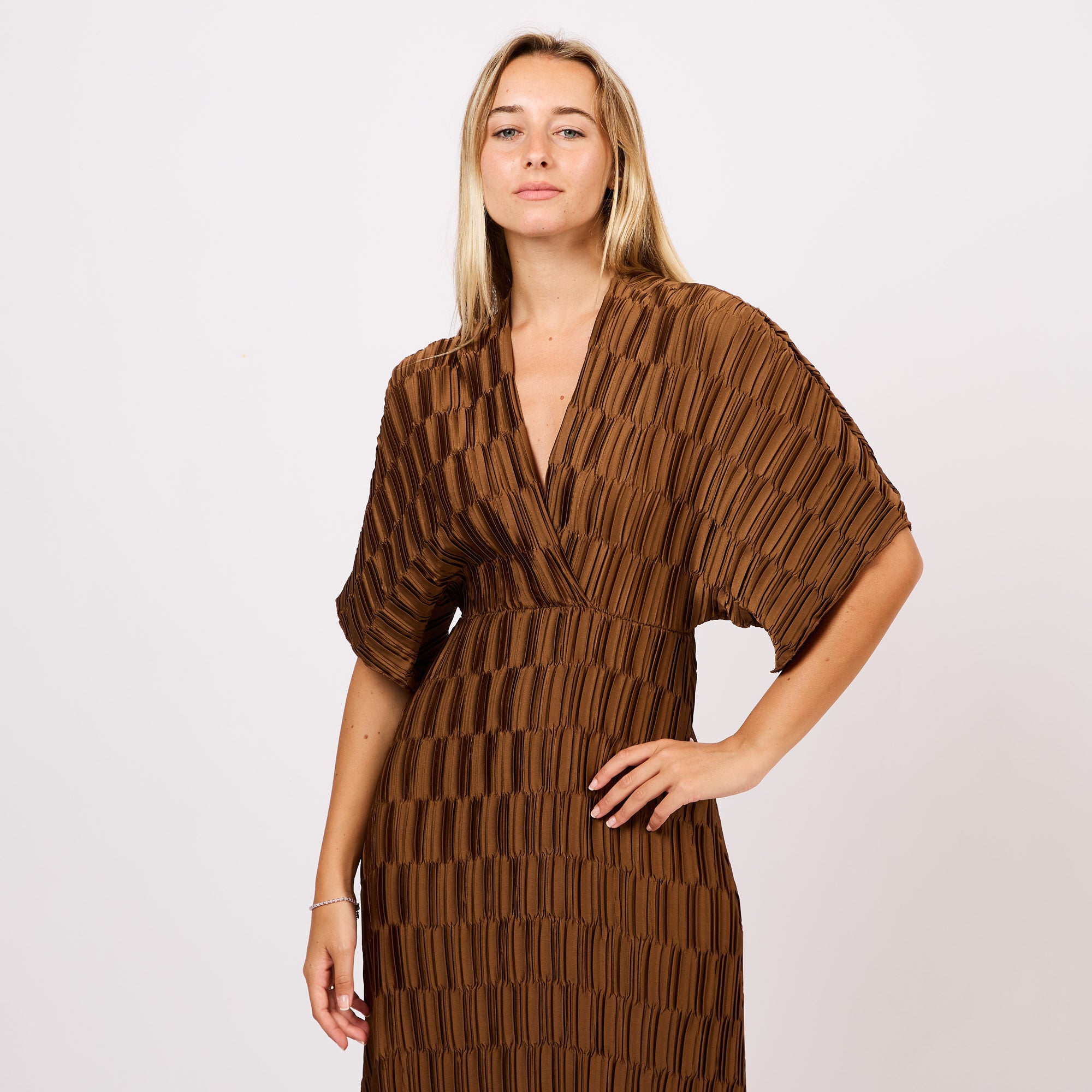 [MIXMUSE.COUTURE] Abito midi plissettato con maniche kimono