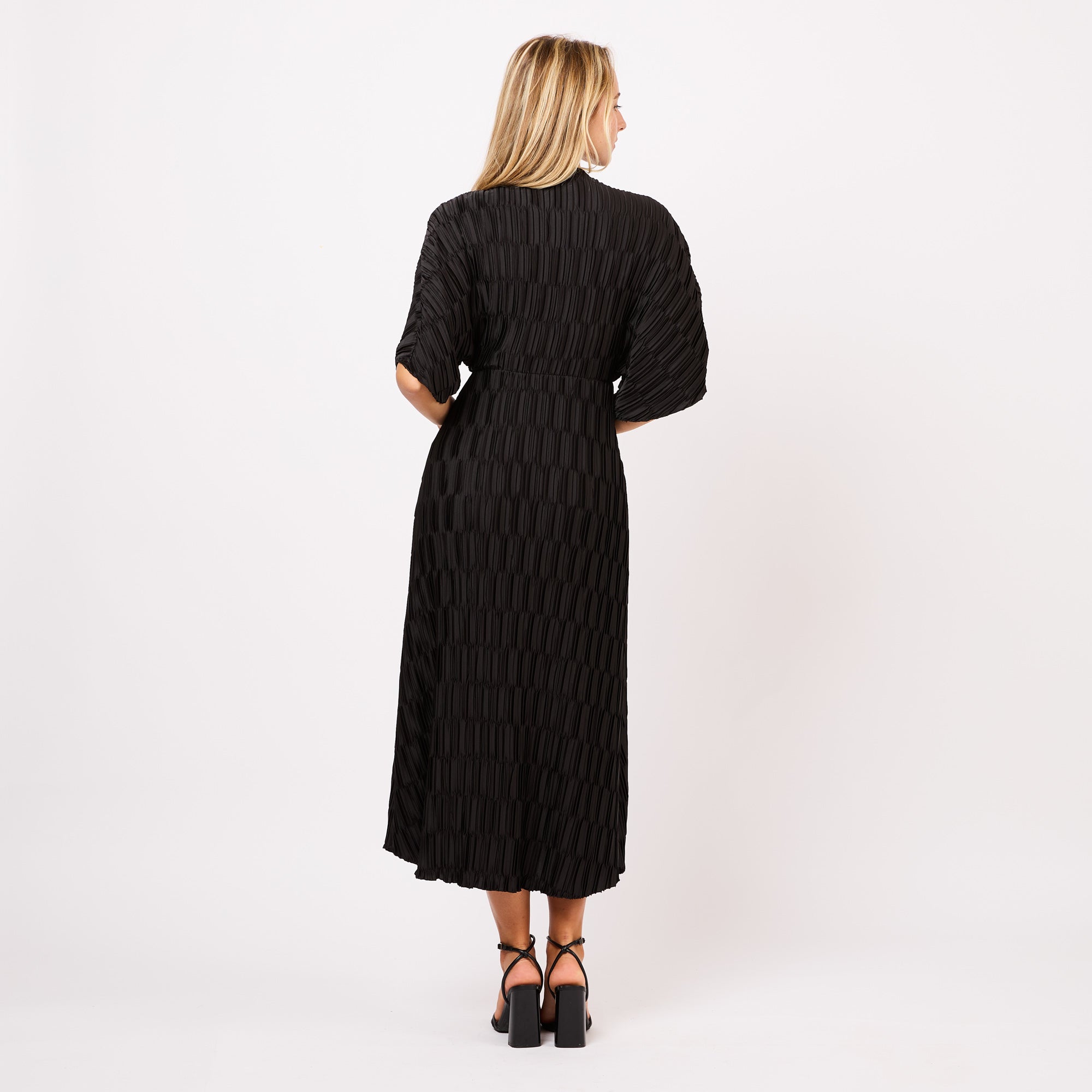 [MIXMUSE.COUTURE] Abito midi plissettato con maniche kimono