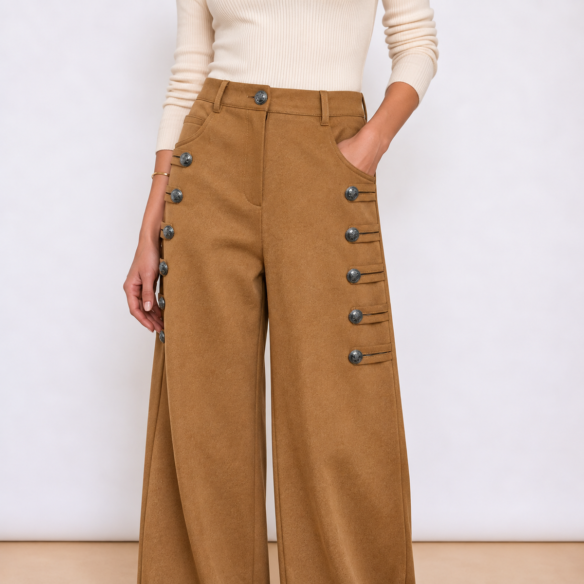 [MIXMUSE.NOHO] Versailles, Pantalone Con Alamari e Bottoni Dorati, Effetto Scamosciato
